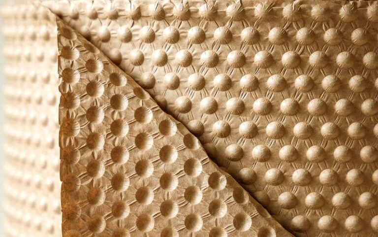 Detailansicht einer Verpackung aus Papier die die gängigen Luftpolsterfolien aus Plastik ersetzen können.